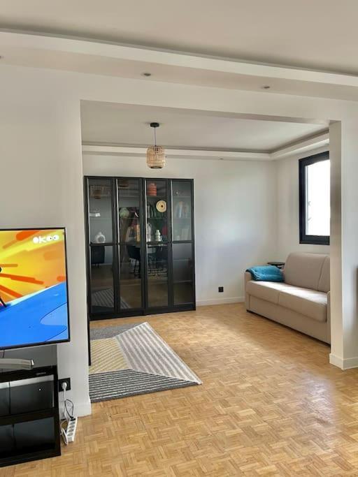 Magnifique Appartement Neuilly Sur Marne Entre Paris Et Disneyland Esterno foto